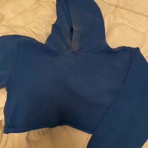 Aritzia TNA cropped hoodie size m